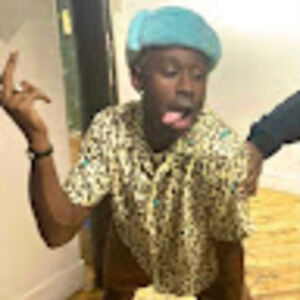 Meet your Posher, Adrianelly